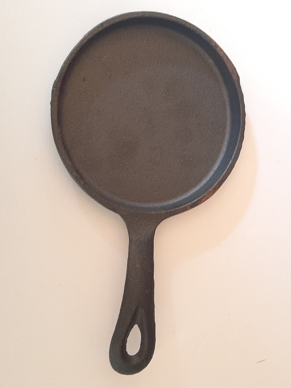 Small 5" cast iron skillet frying pan